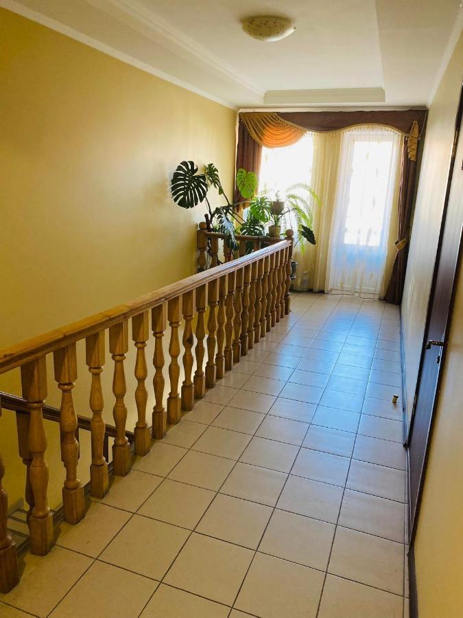 Apartments Uman Bagian luar foto