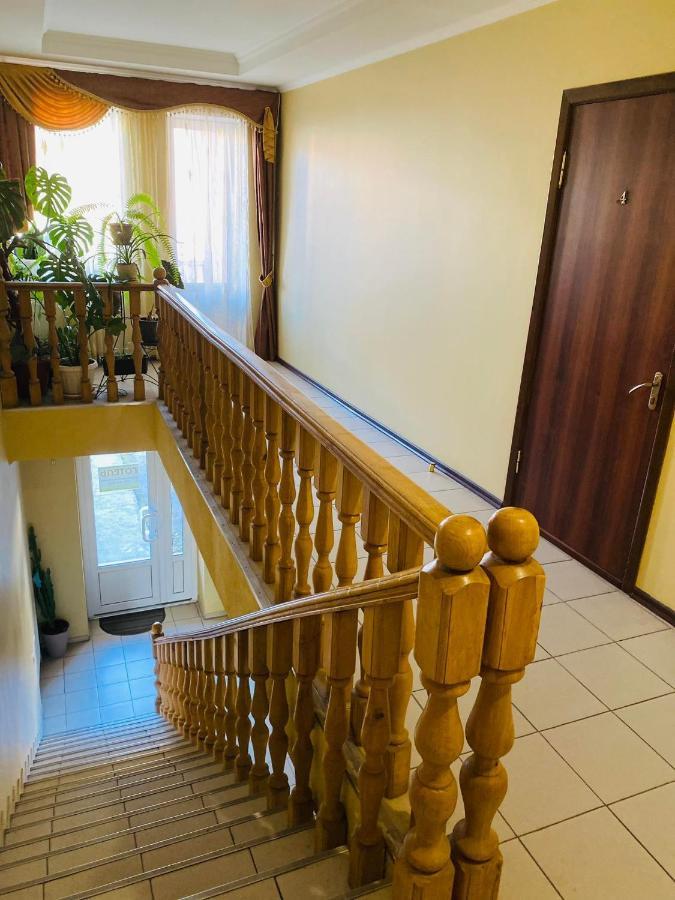 Apartments Uman Bagian luar foto